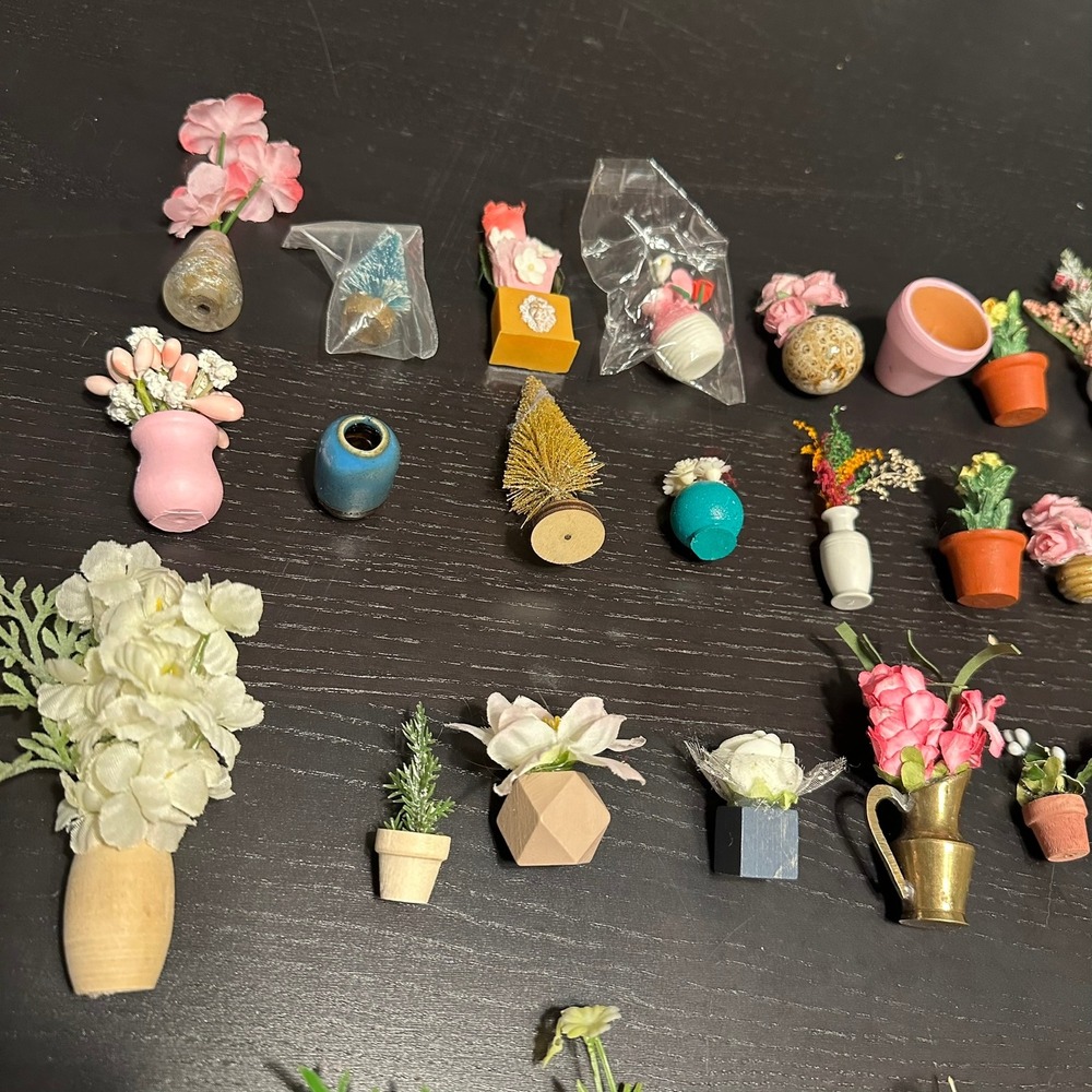 Vintage Miniature Dollhouse Flowers Plants Lot Potted Floral Vases 50 Pieces - Picture 5 of 10